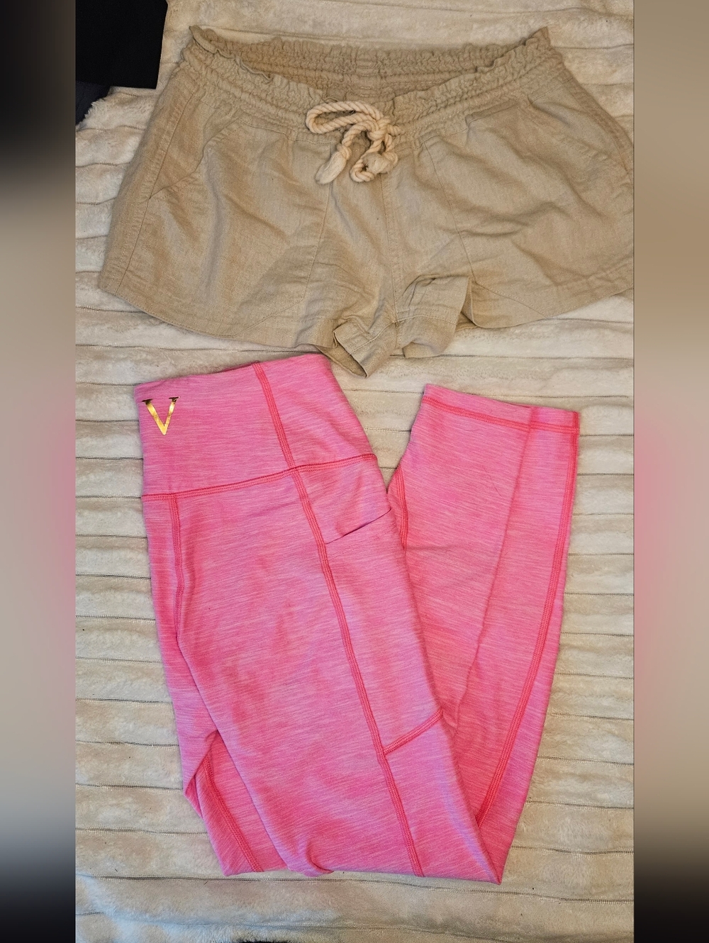 Bundle VS leggings & Roxy Khaki Shorts
